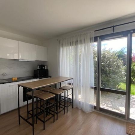 Beautiful Flat For 4 Very Closed To The Beach Cabourg Exterior foto